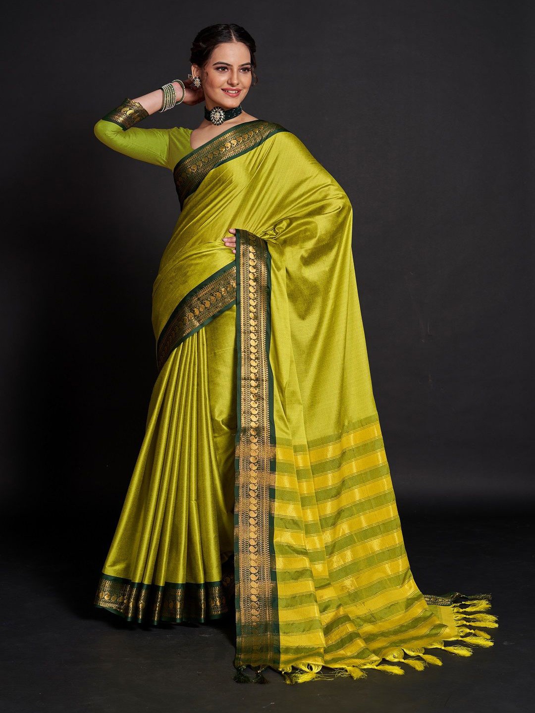 

SHOBHA SAREES Zari Pure Silk Kanjeevaram Saree, Lime green