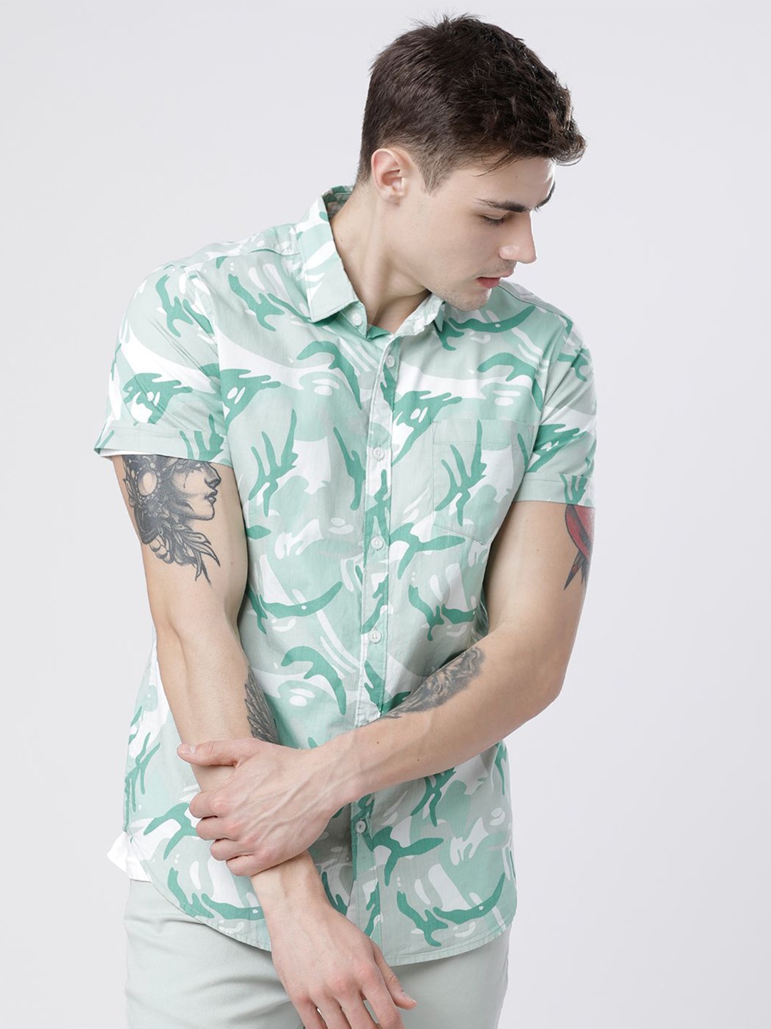 

HIGHLANDER Men Spread Collar Abstract Printed Cotton Slim Fit Casual Shirt, Green