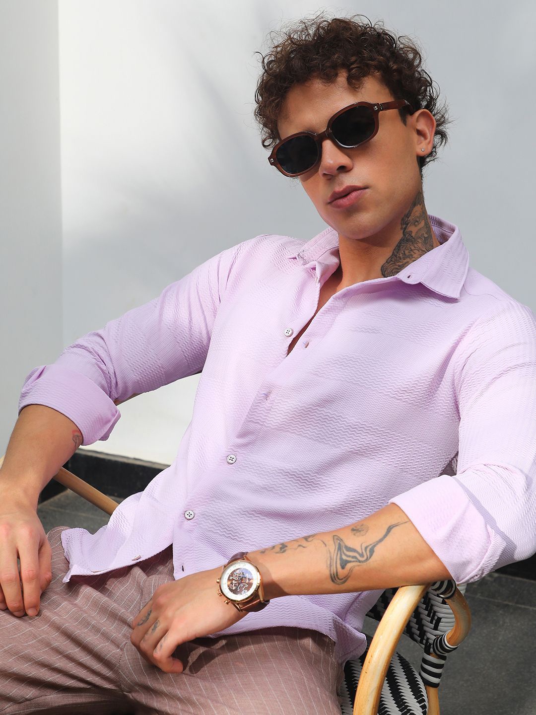 

Campus Sutra Men Comfort Spread Collar Solid Casual Shirt, Purple