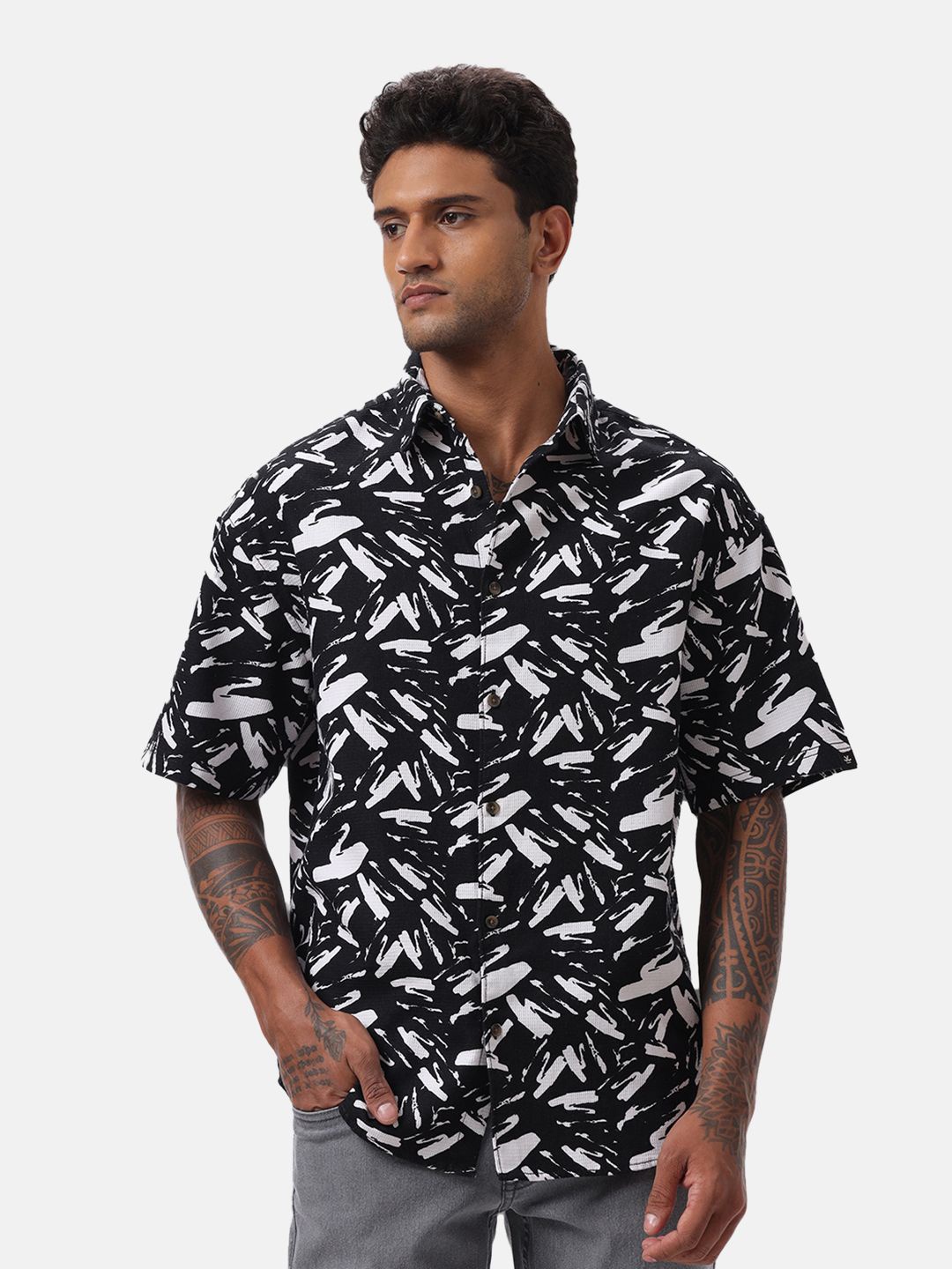 

WROGN Men Custom Spread Collar Abstract Printed Cotton Oversized Casual Shirt, Black