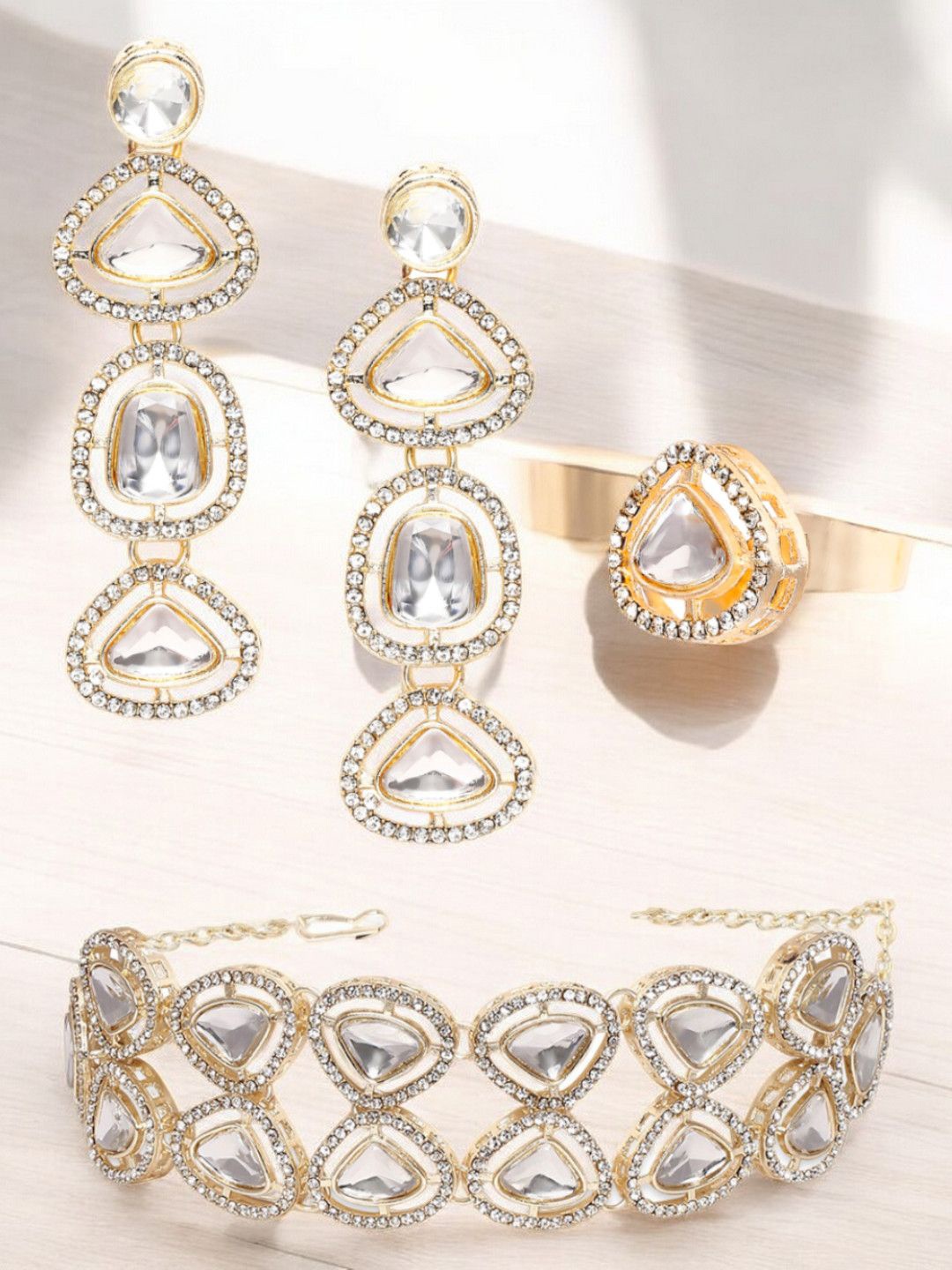 

OOMPH Stone-Studded Jewellery Set, Gold