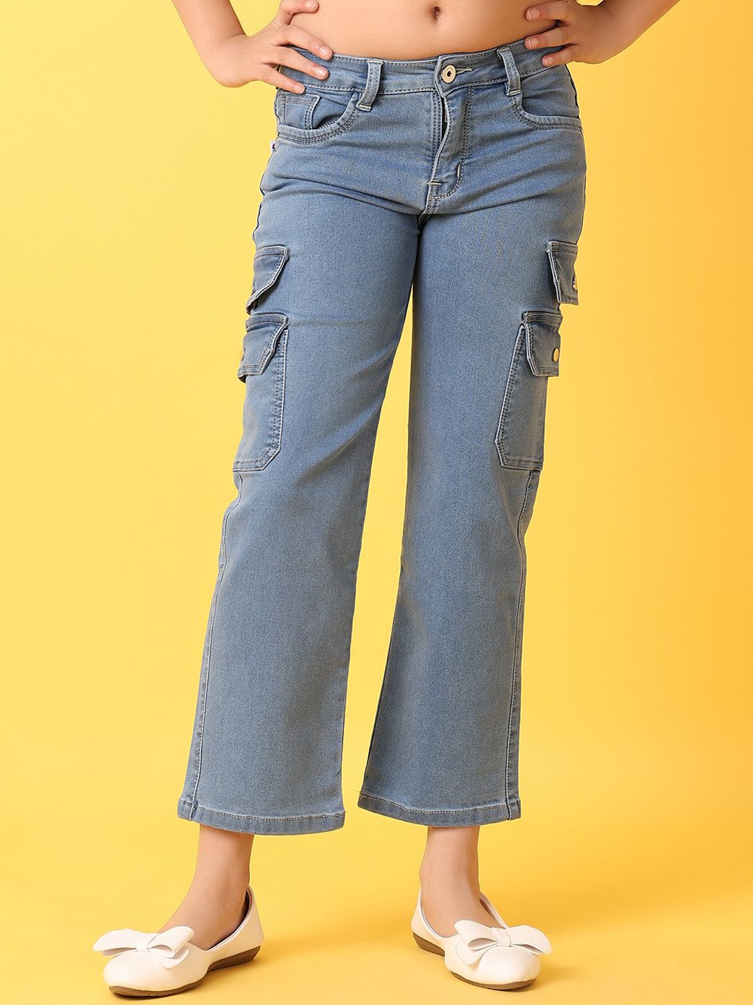

V-Mart Girls Low Distress Light Fade Jeans, Blue