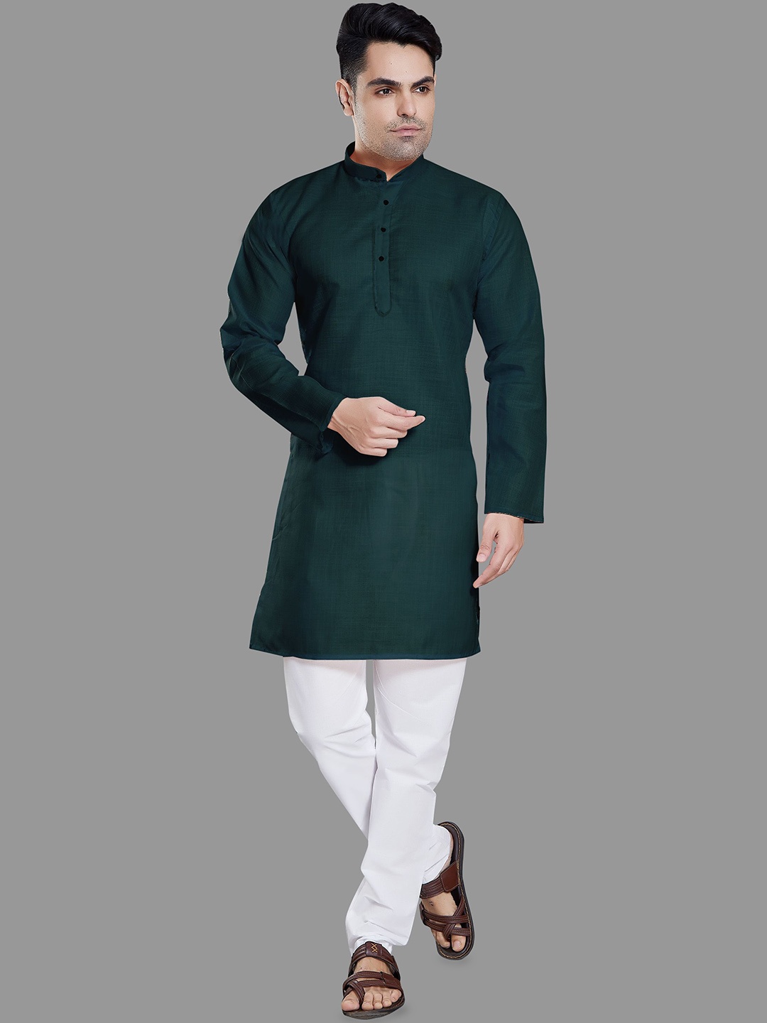 

DIVISIVE Men Regular Kurta with Pyjamas, Green