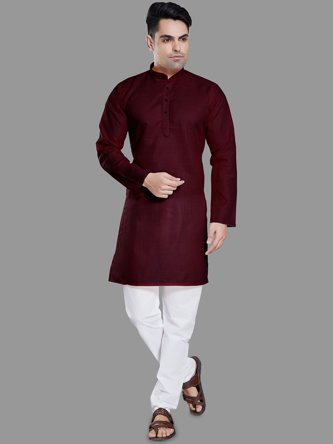 

DIVISIVE Men Regular Kurta with Pyjamas, Maroon