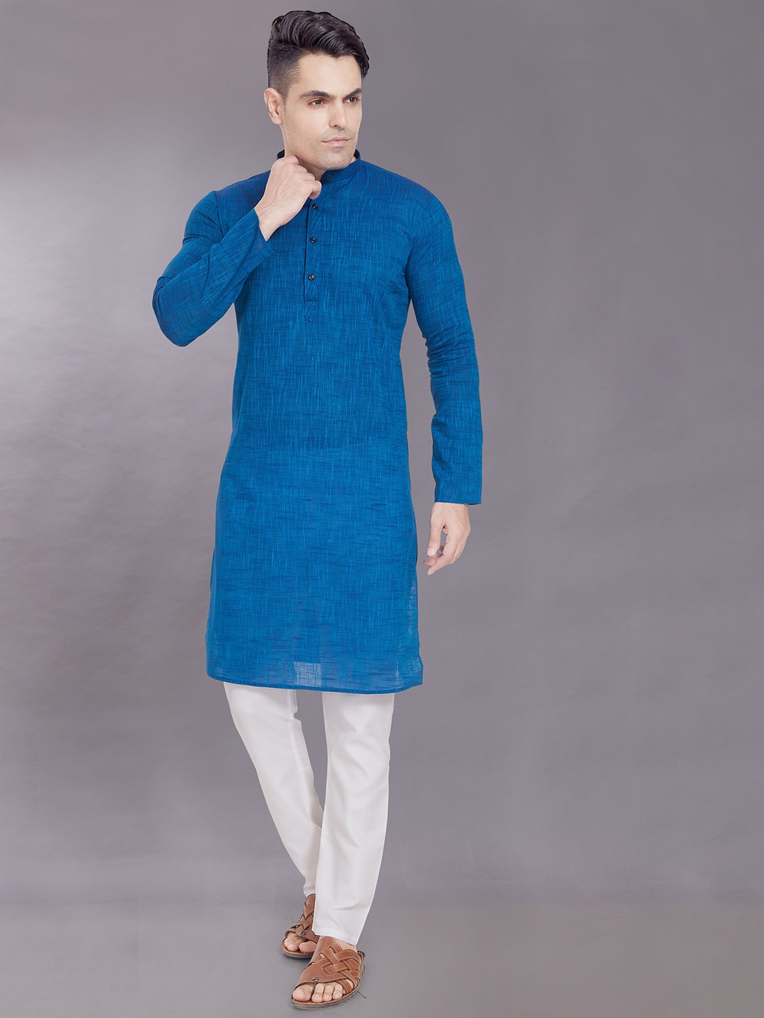 

DIVISIVE Men Thread Work Kurta, Teal