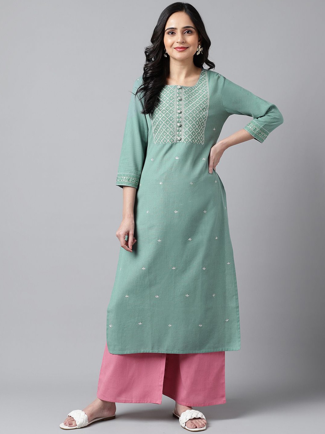 

Neemiya Women Geometric Embroidered Flared Sleeves Mirror Work Anarkali Kurta, Green