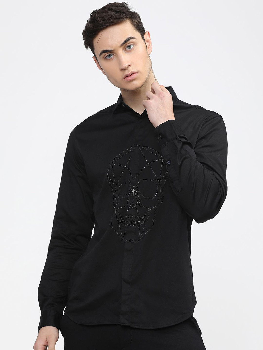 

HIGHLANDER Men Spread Collar Graphic Printed Cotton Slim Fit Casual Shirt, Black