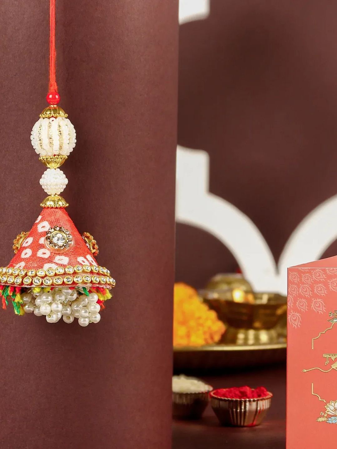 

fnp Artisanal Bandhani Lumba Traditional Kundan, Red
