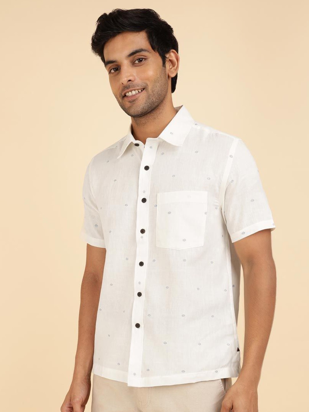 

Fabindia Men Straight Spread Collar Micro Ditsy Printed Cotton Casual Shirt, White