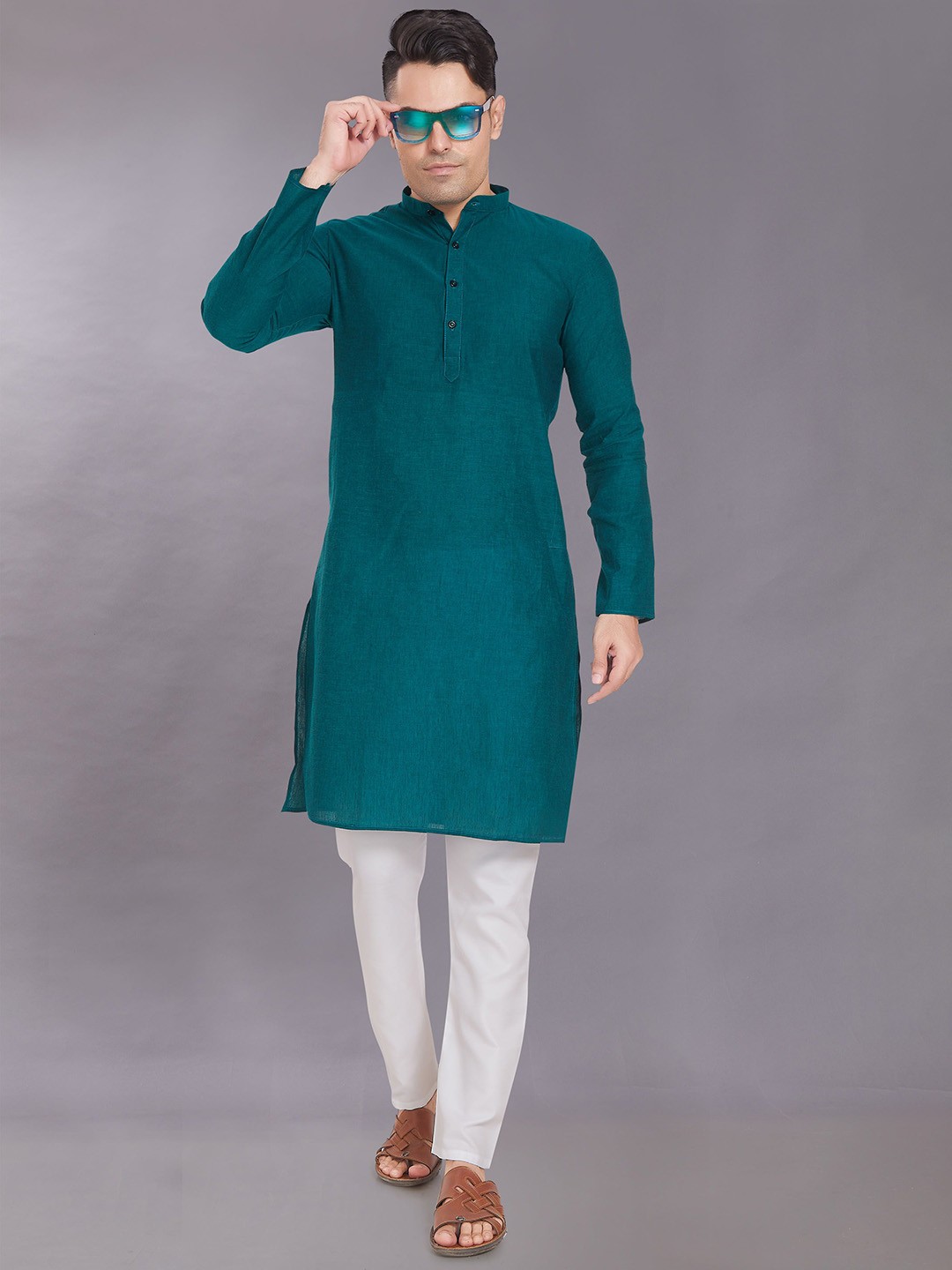 

DIVISIVE Men Cold-Shoulder Sleeves Thread Work Kurta, Turquoise blue