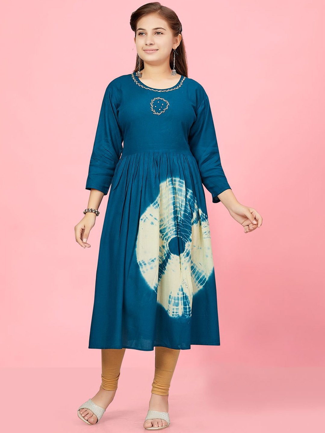 

BAESD Girls Dyed Flared Sleeves Kurta, Blue