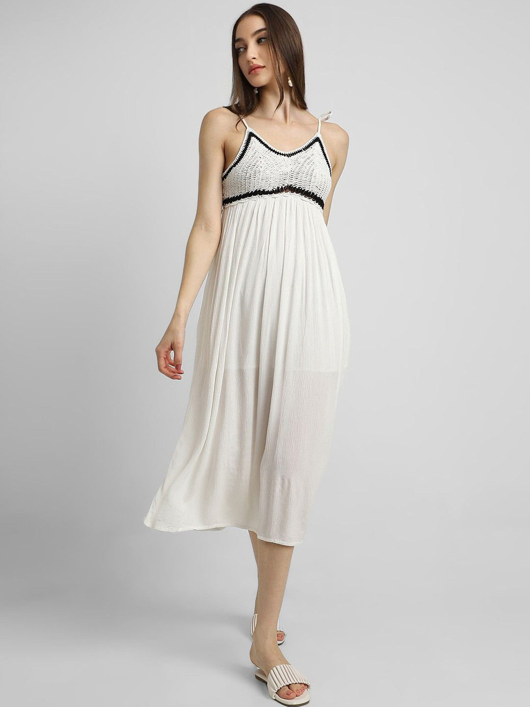 

FOREVER 21 Sleeveless Pure Cotton Empire Midi Dress, White