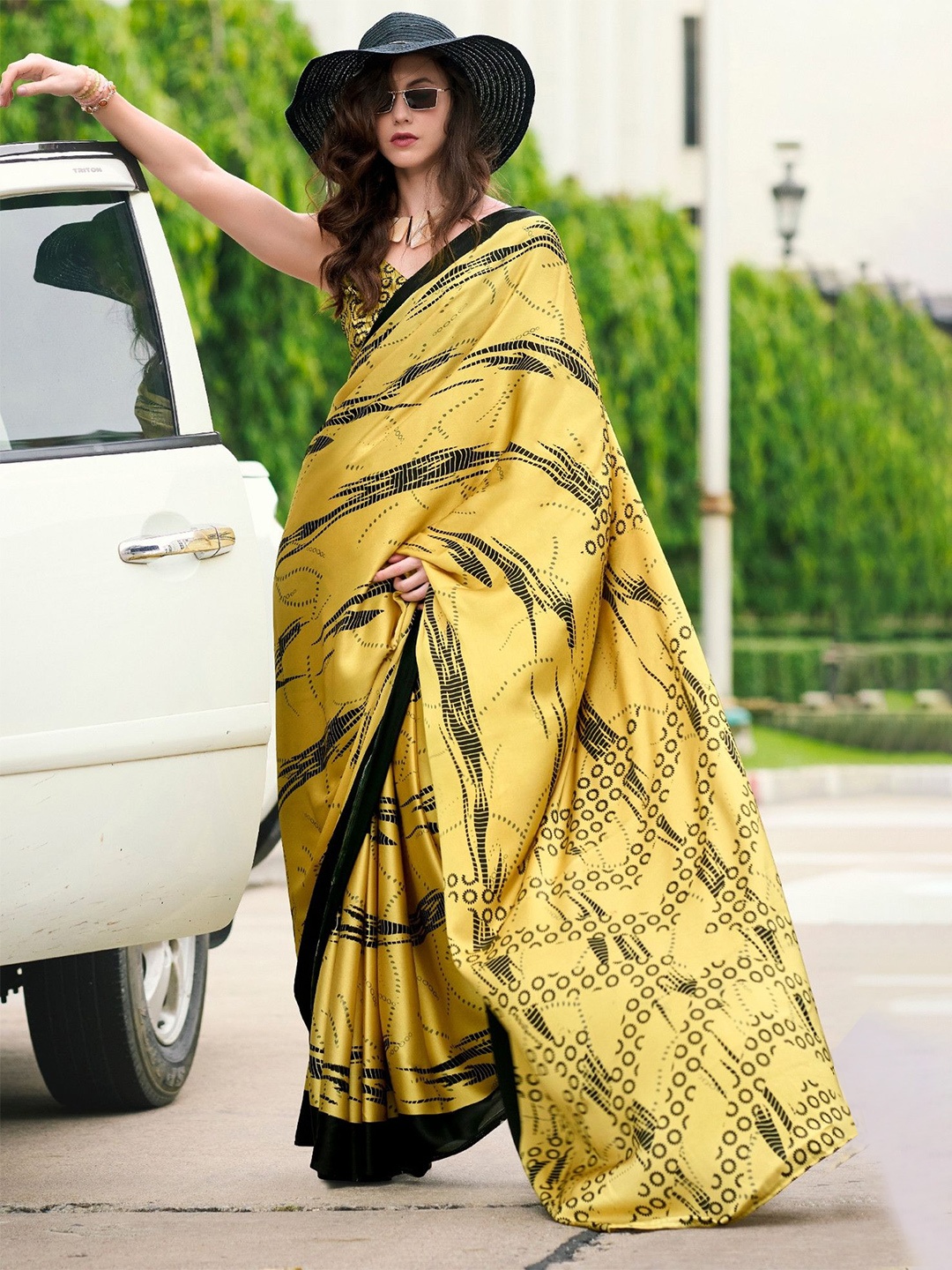 

MySilkLove Satin Saree, Yellow