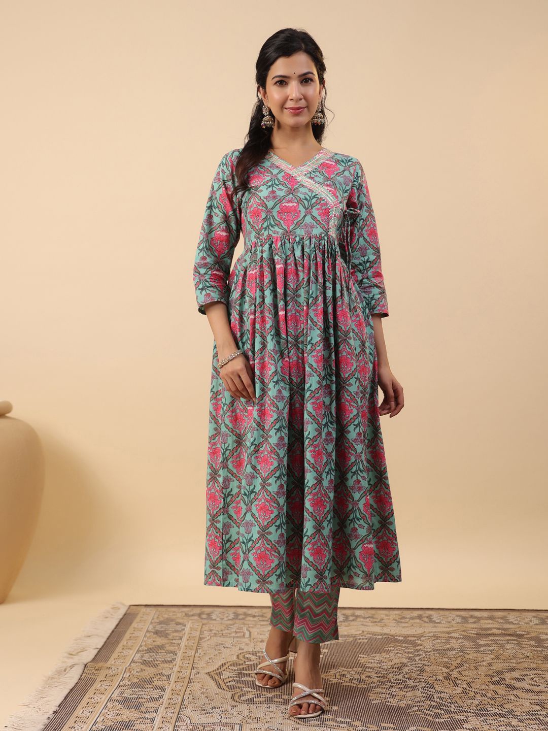 

Janasya Floral Printed Pure Cotton Kurta Set, Green
