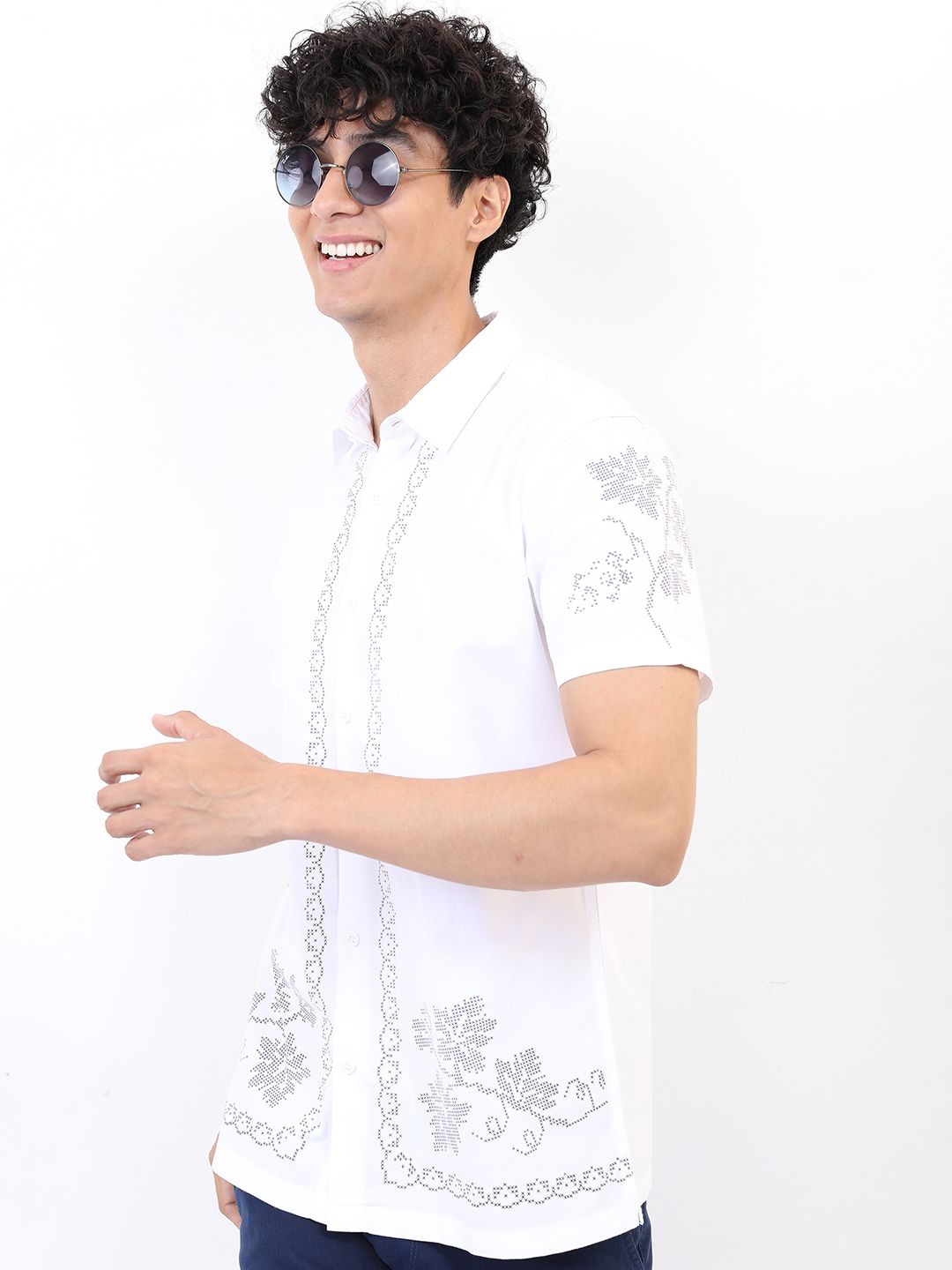 

HIGHLANDER Men Spread Collar Floral Printed Cotton Slim Fit Casual Shirt, White