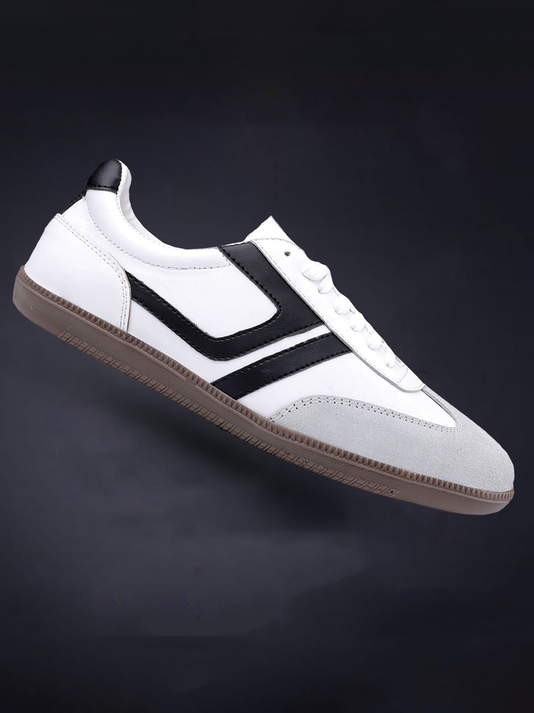 

Bxxy Men Colourblocked Lace-Ups Sneakers, White