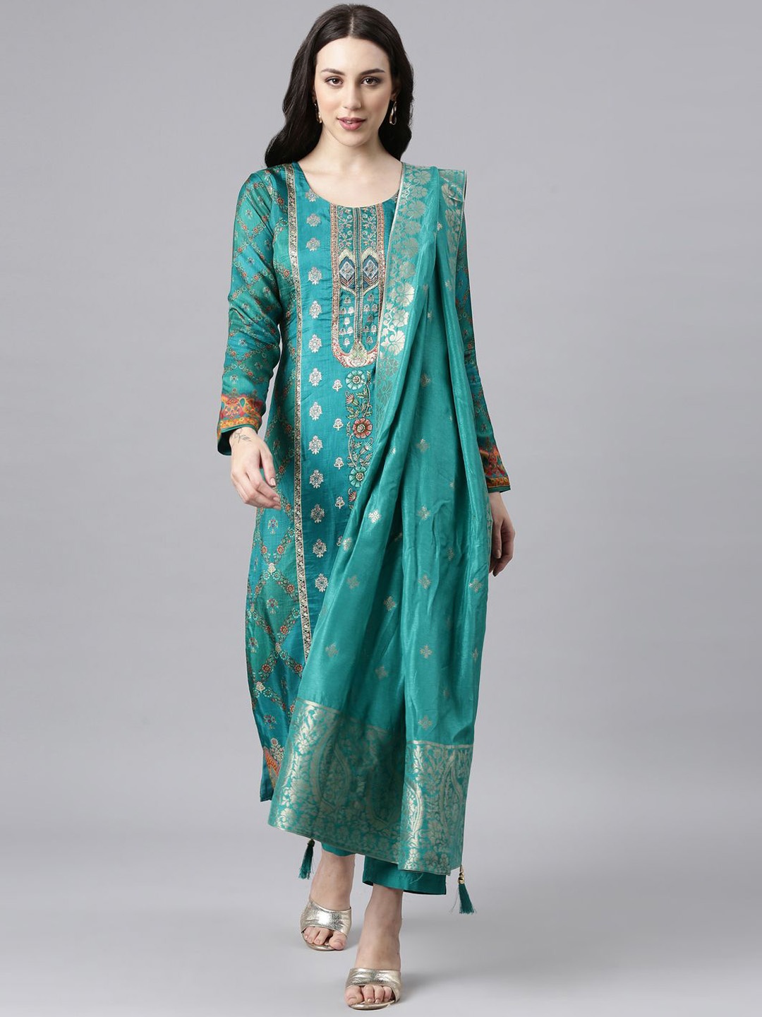 

Neerus Women Floral Regular Beads and Stones Raw Silk Kurta with Trousers & With Dupatta, Green