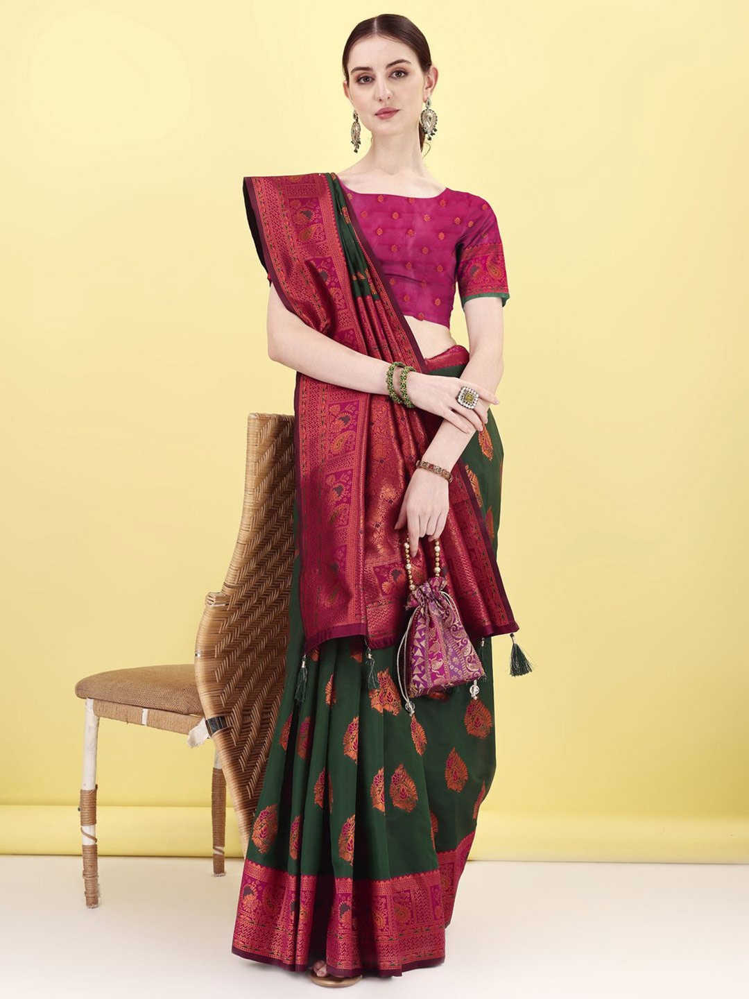 

JUST FASHION Woven Design Zari Art Silk Banarasi Saree, Green