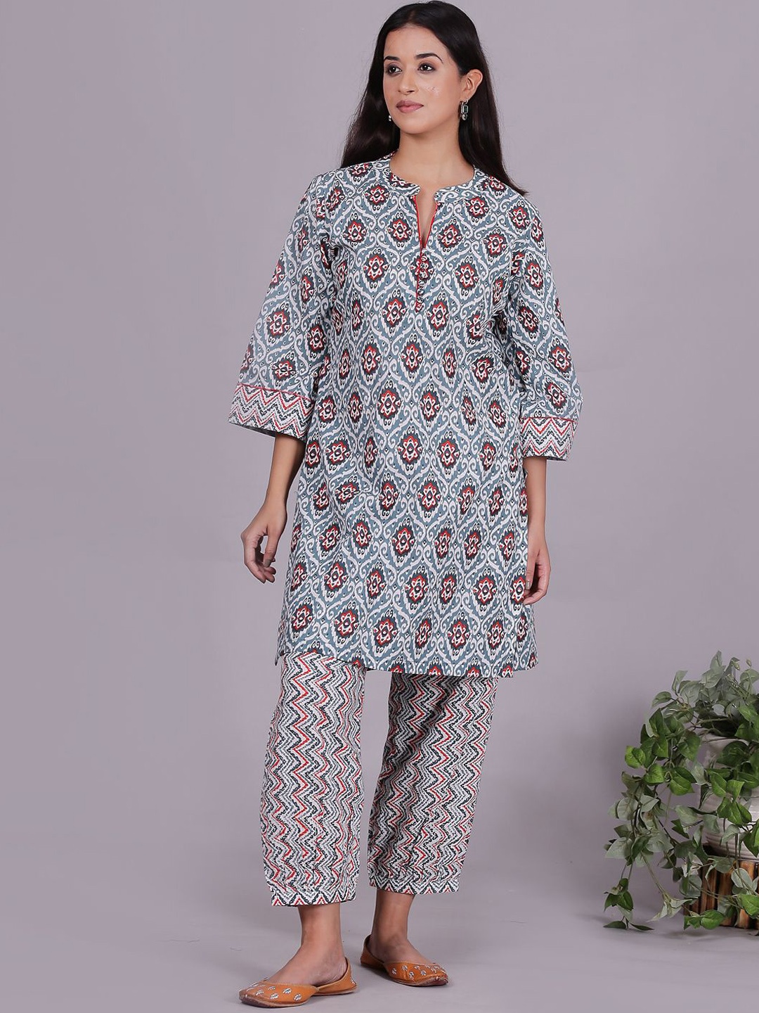 

Spring Soul Women Ethnic Motifs Printed Regular Pure Cotton Kurta with Harem Pants, Blue