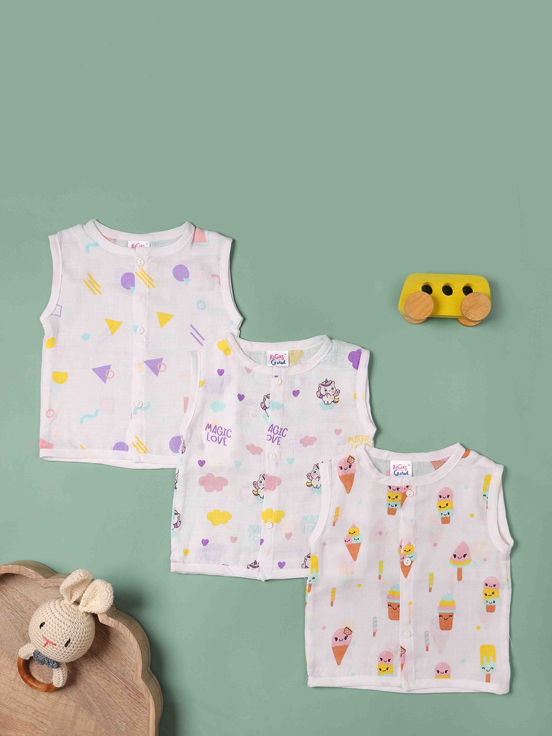 

KICKS & CRAWL Pack Of 3 Printed Jablas, White