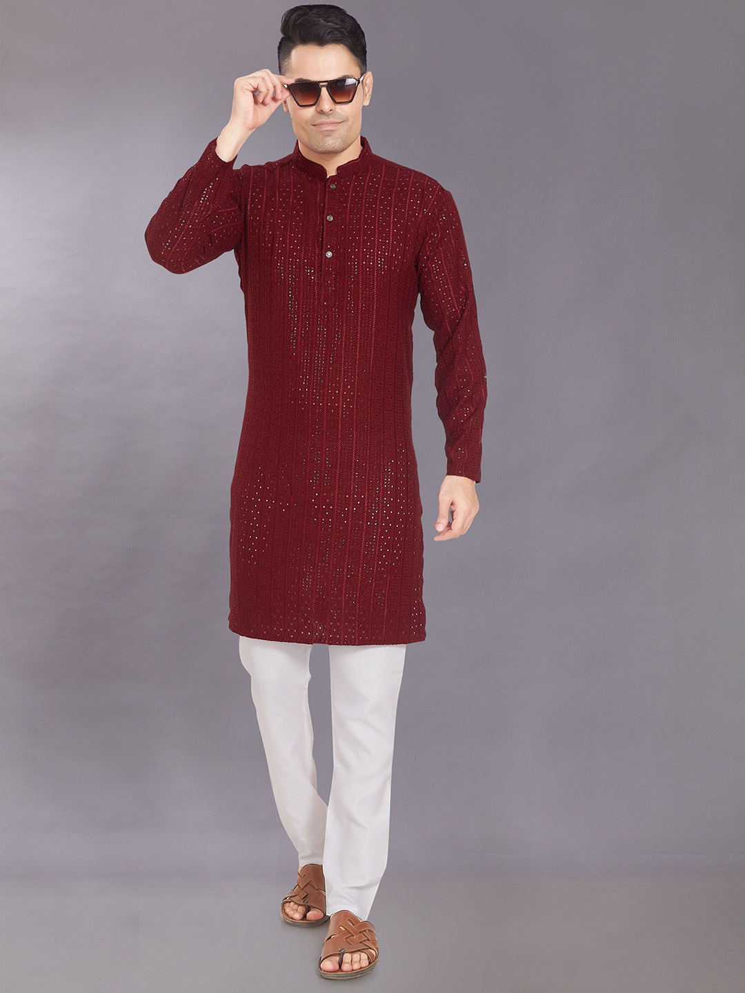 

DIVISIVE Men Geometric Thread Work Kurta, Maroon