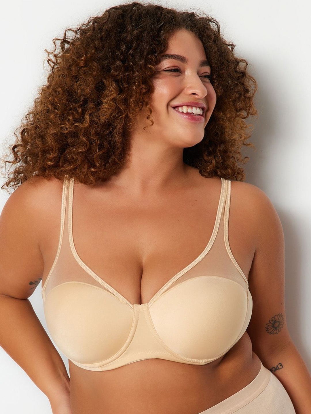 

Trendyol Bra Full Coverage Underwired Lightly Padded, Off white