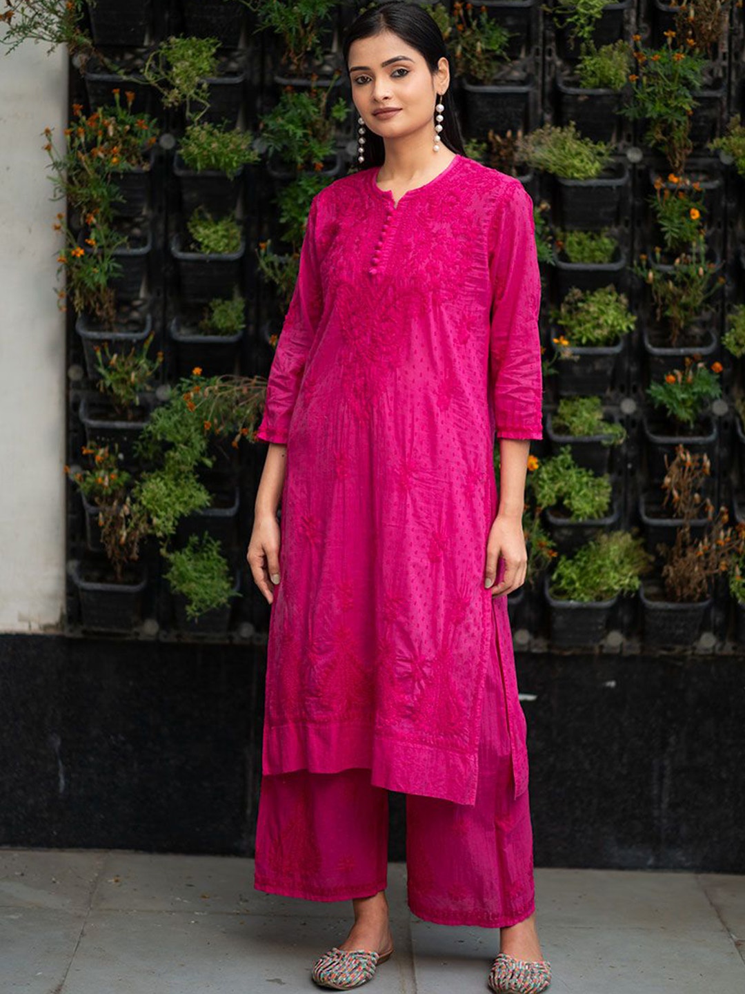 

Rangreza Ethnic Women Floral Embroidered Regular Chikankari Pure Cotton Kurta with Palazzos, Pink