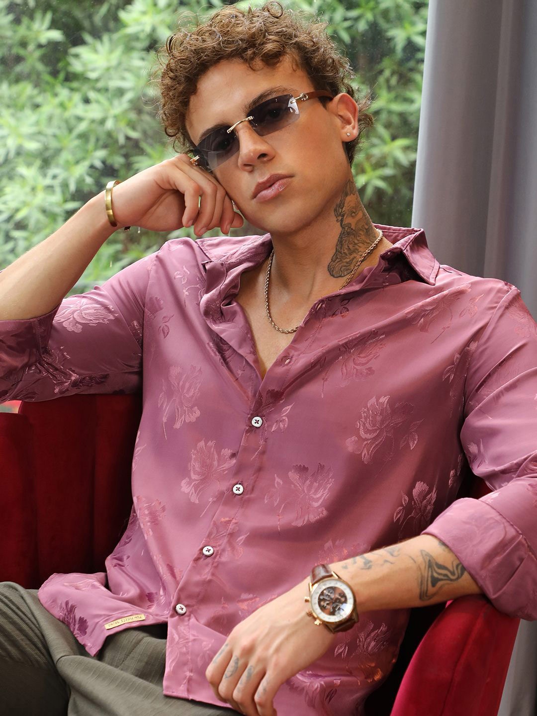 

Campus Sutra Men Comfort Spread Collar Floral Printed Casual Shirt, Pink