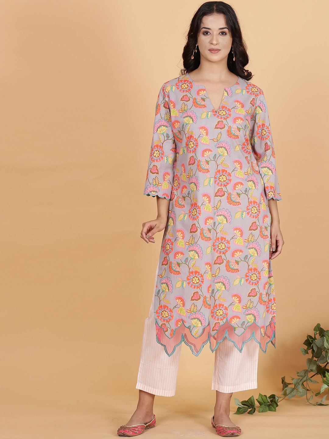 

Spring Soul Women Floral Printed Regular Pure Cotton Kurta with Trousers, Grey