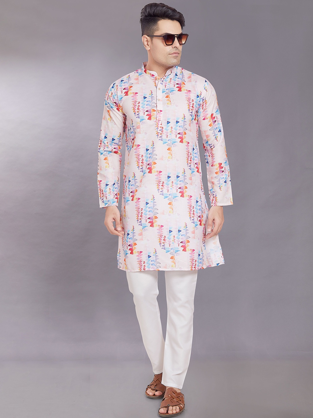 

DIVISIVE Men Floral Printed Thread Work Kurta, Multi