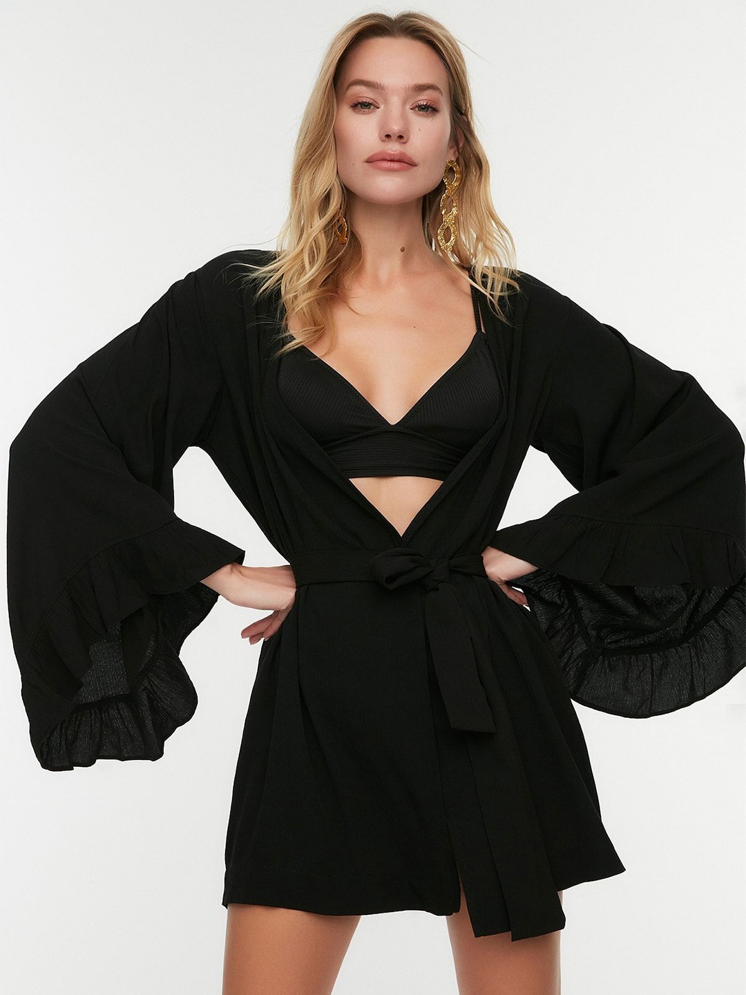 

Trendyol V-Neck Tie Up Shrug, Black