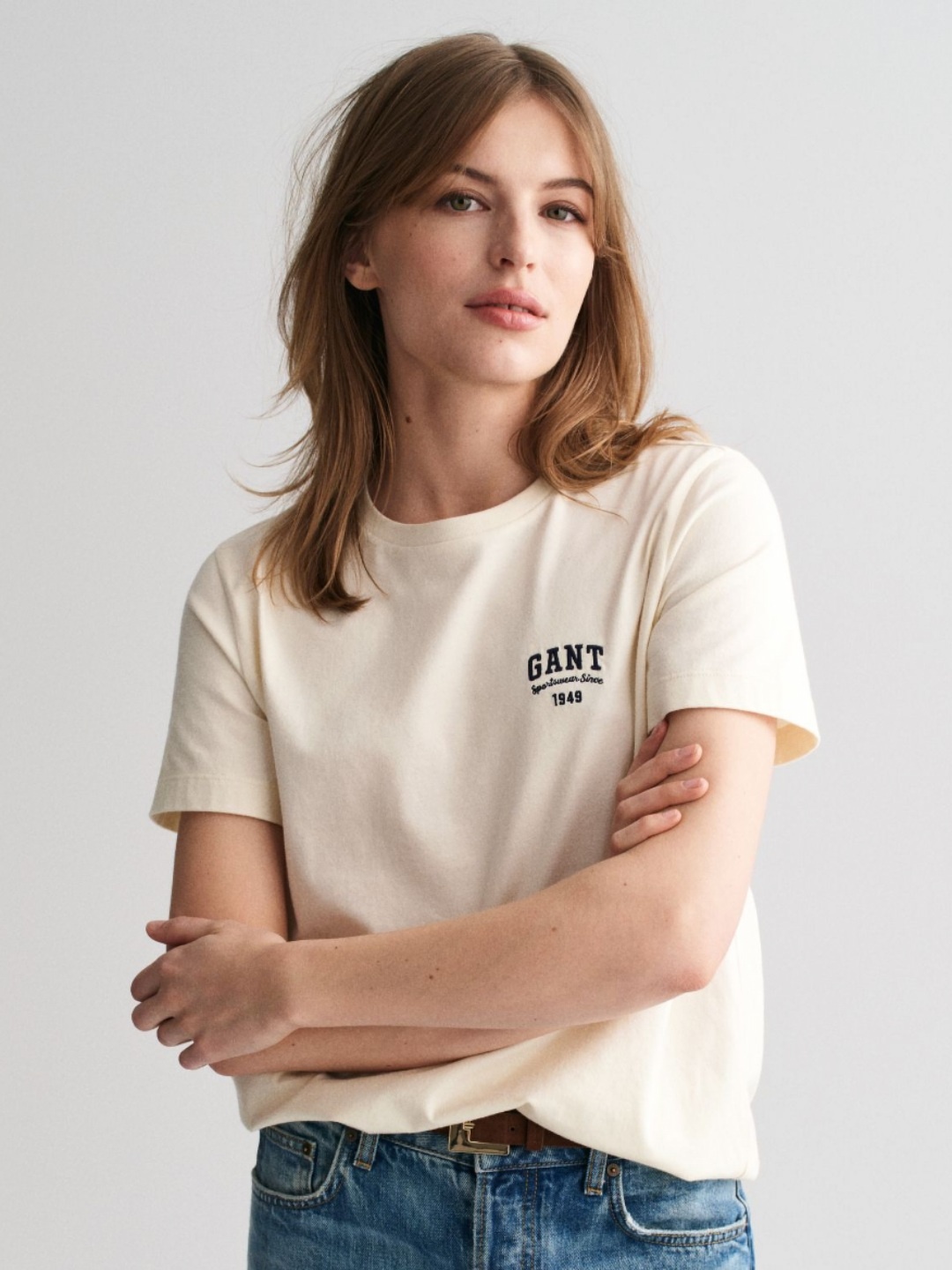 

GANT Women V-Neck Organic Cotton Pockets T-shirt, Cream