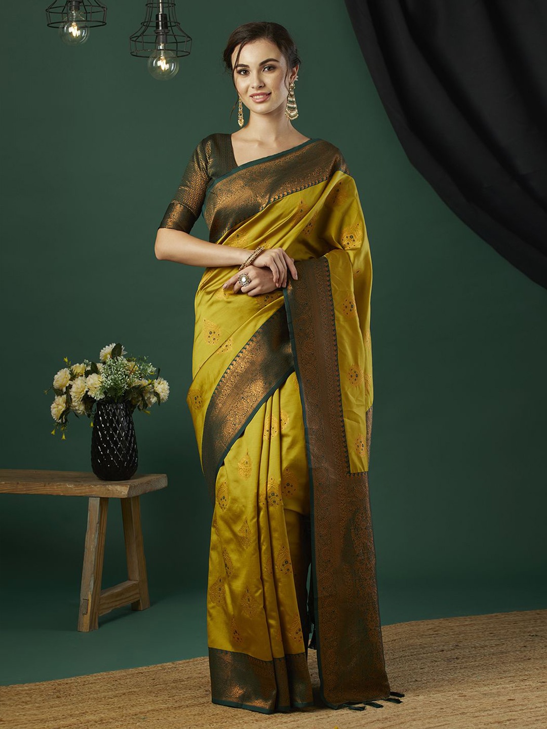 

HI FI NX Woven Design Zari Pure Silk Banarasi Saree, Green