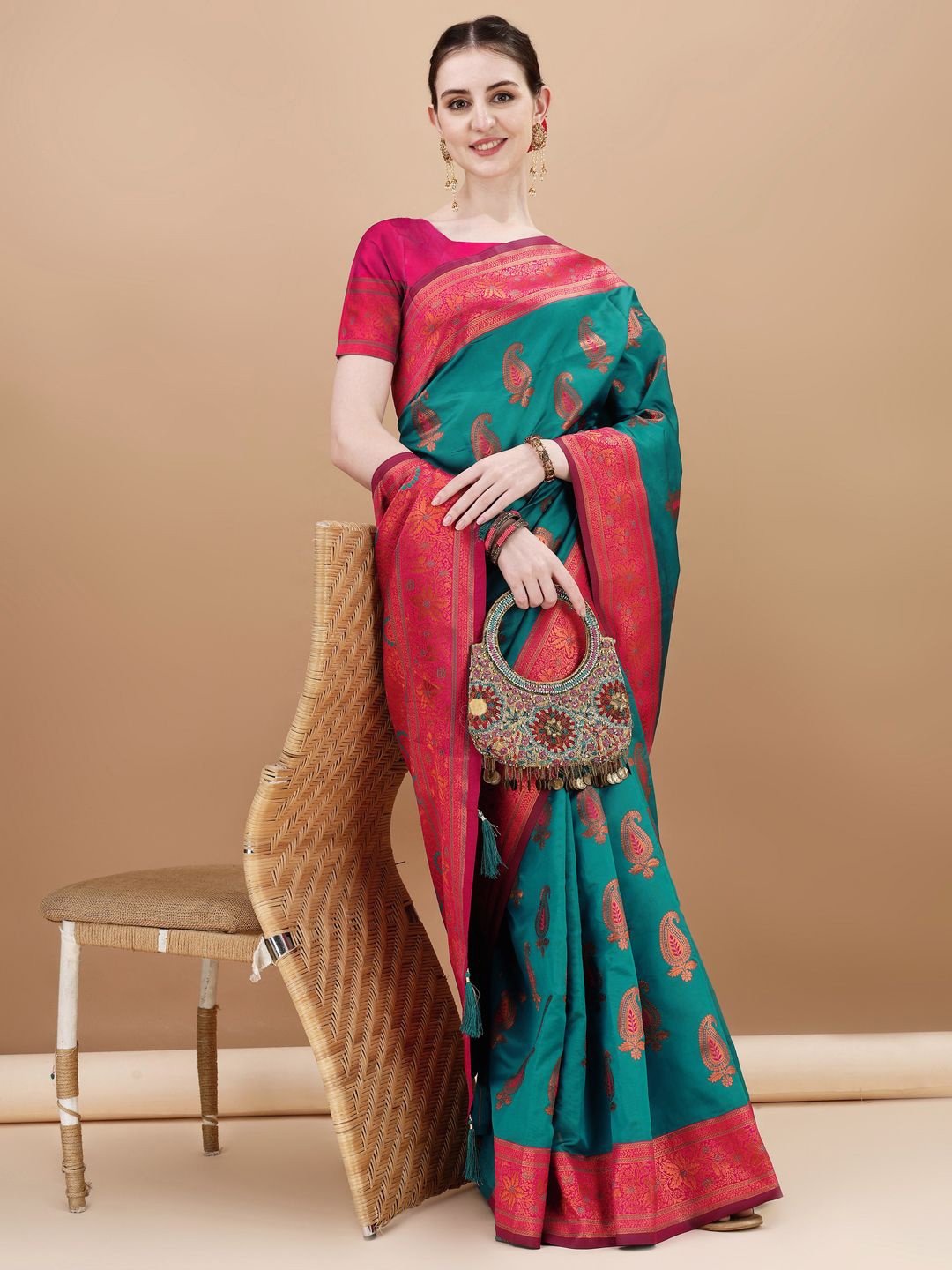 

JUST FASHION Woven Design Zari Banarasi Saree, Turquoise blue