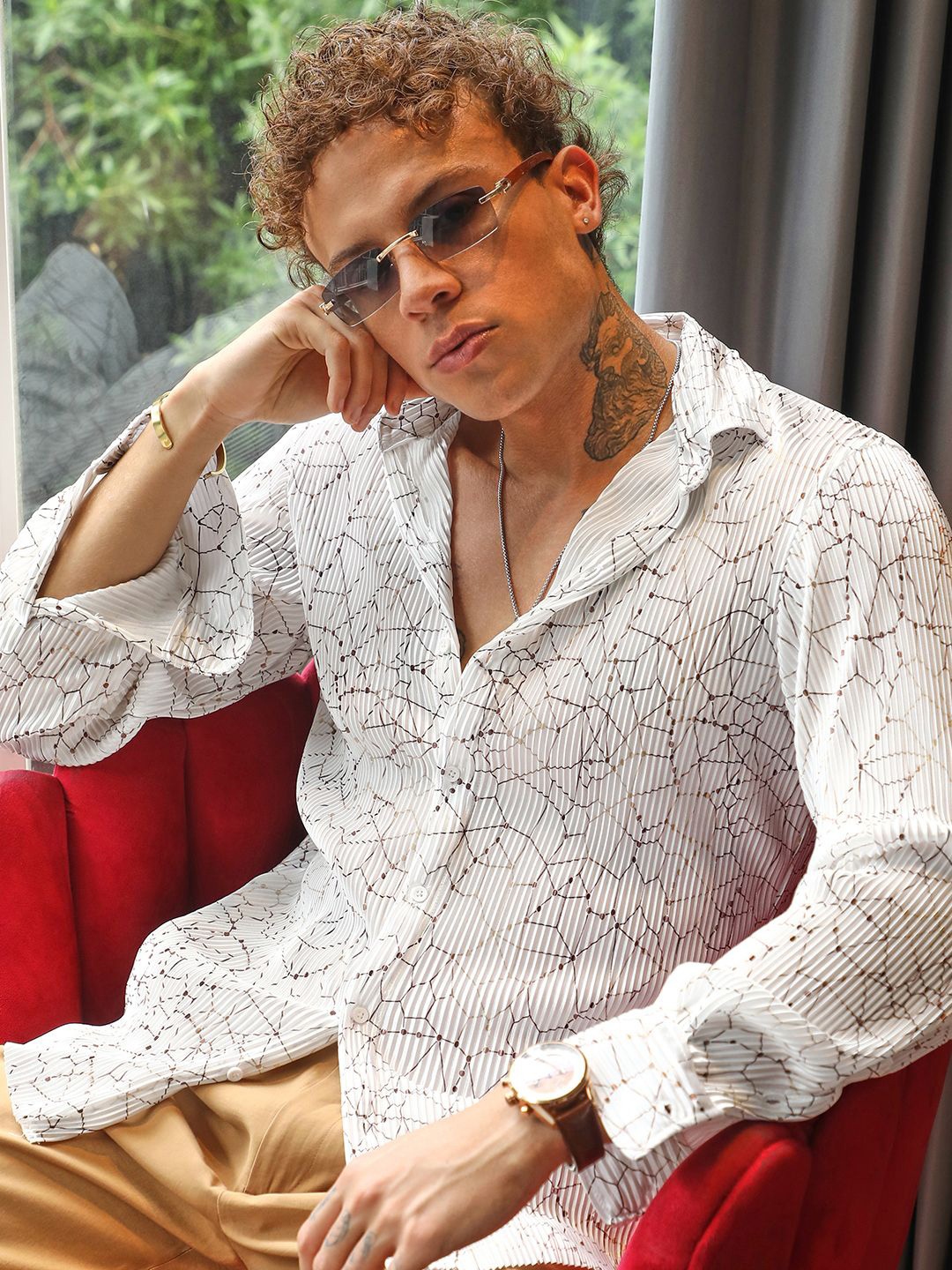 

Campus Sutra Men Comfort Spread Collar Abstract Printed Casual Shirt, White