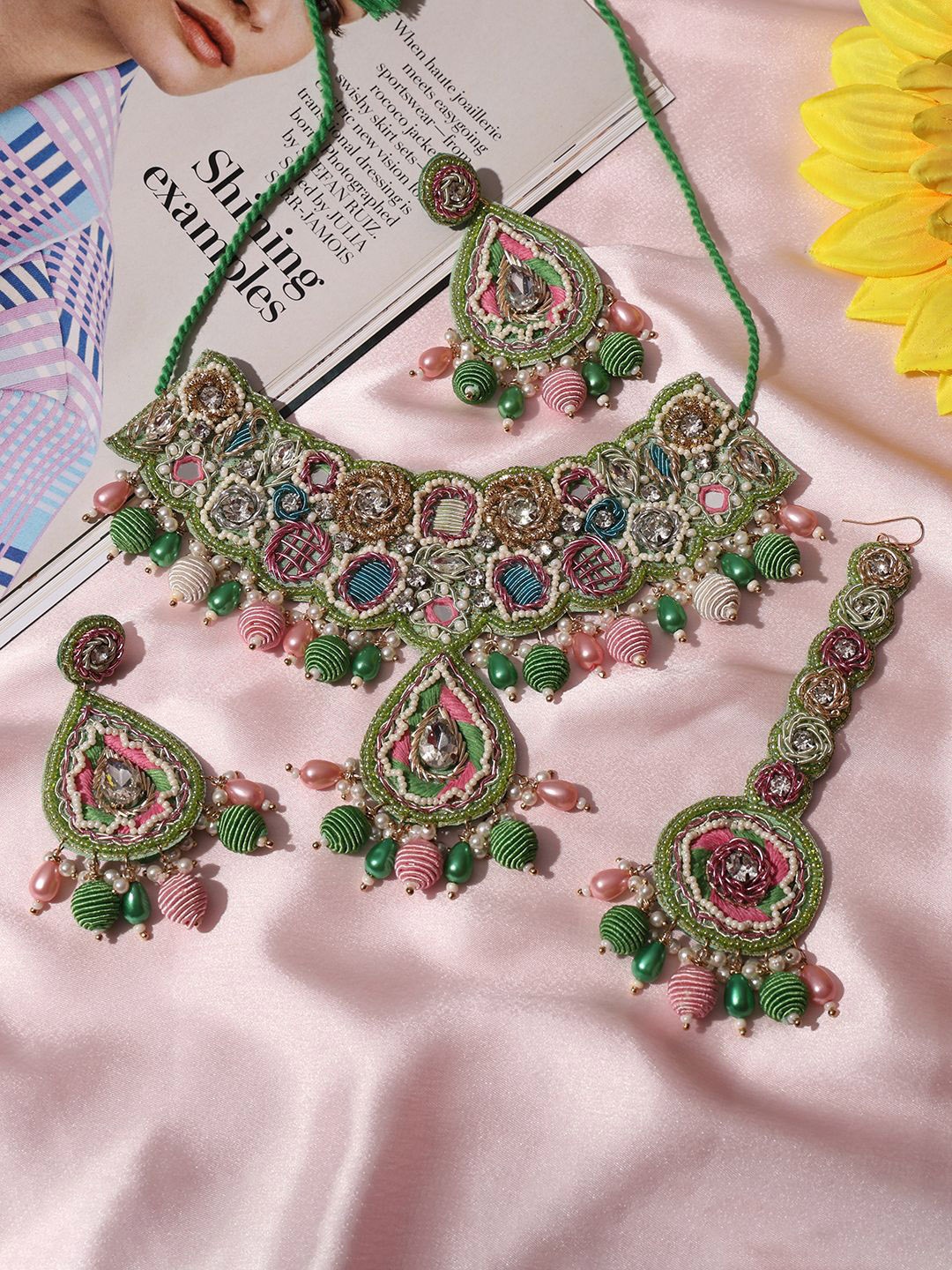 

VENI Stones Studded & Beaded Jewellery Set, Green