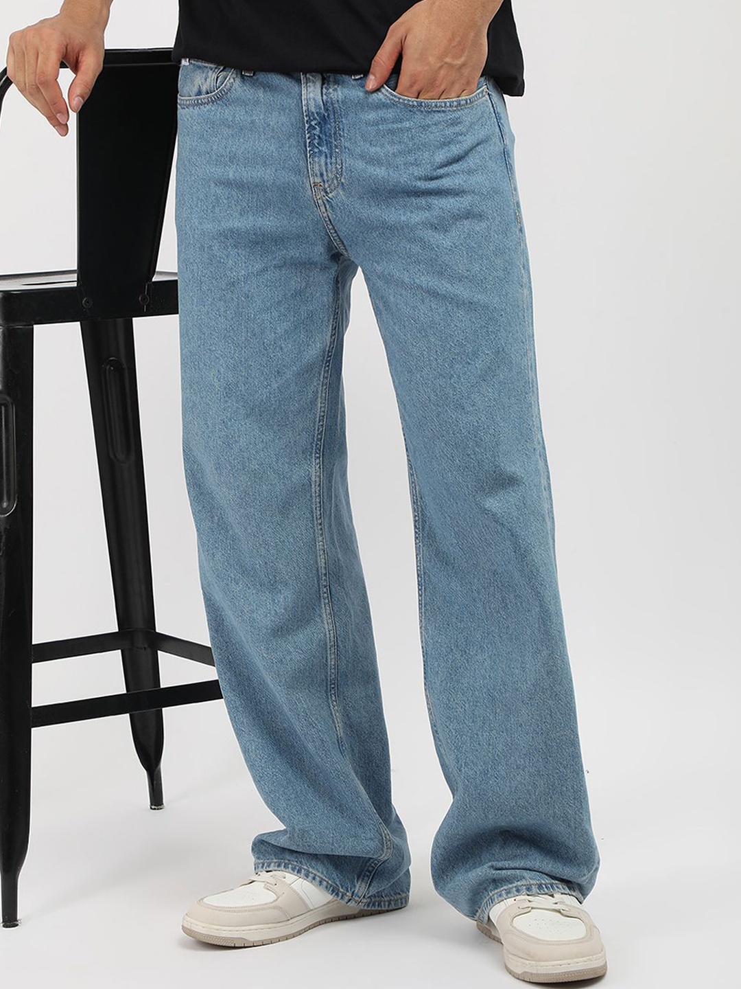 

Calvin Klein Jeans Men Low Distress Jeans, Blue