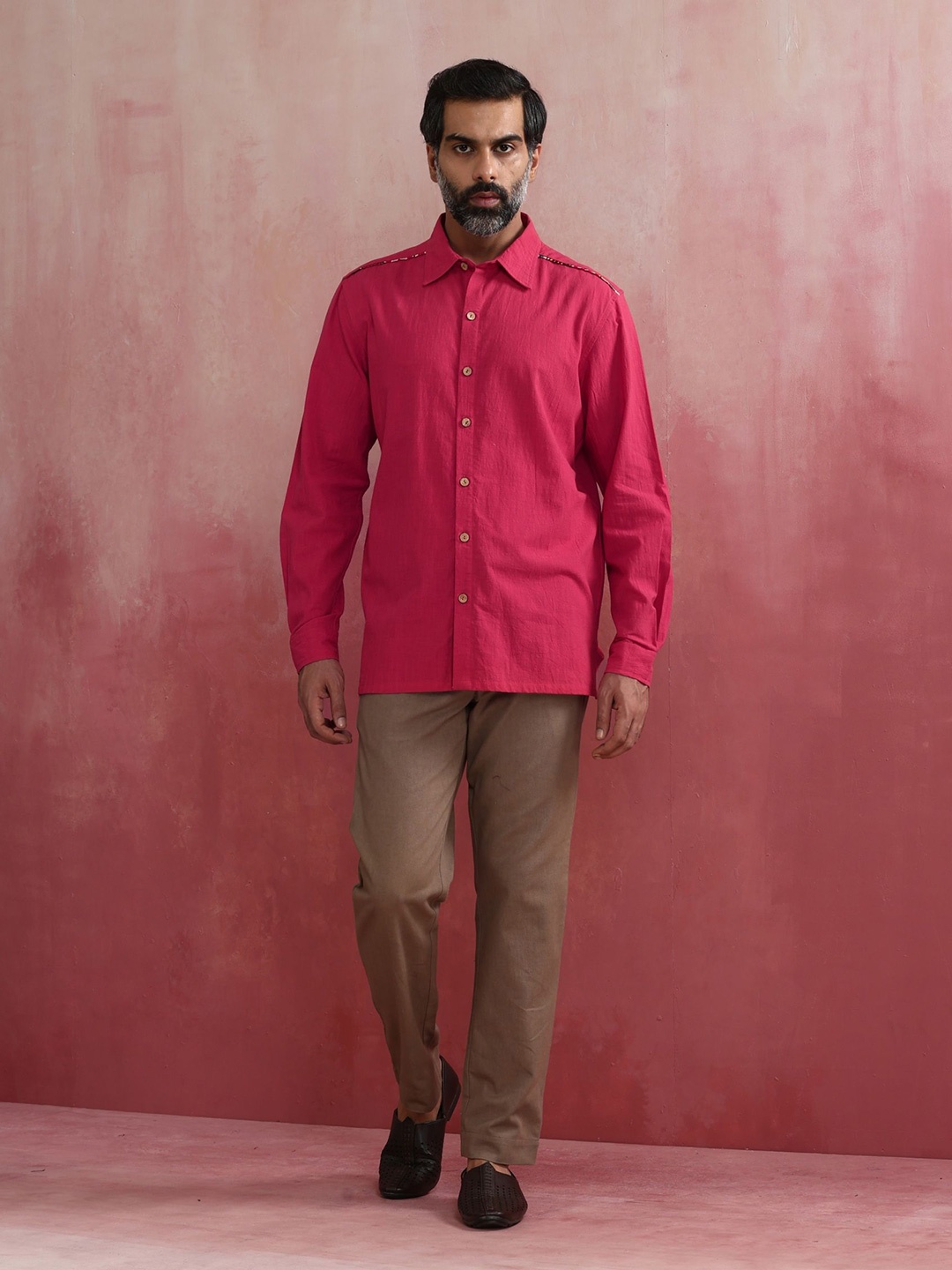 

trueBrowns Men Solid Cotton Shirt, Pink