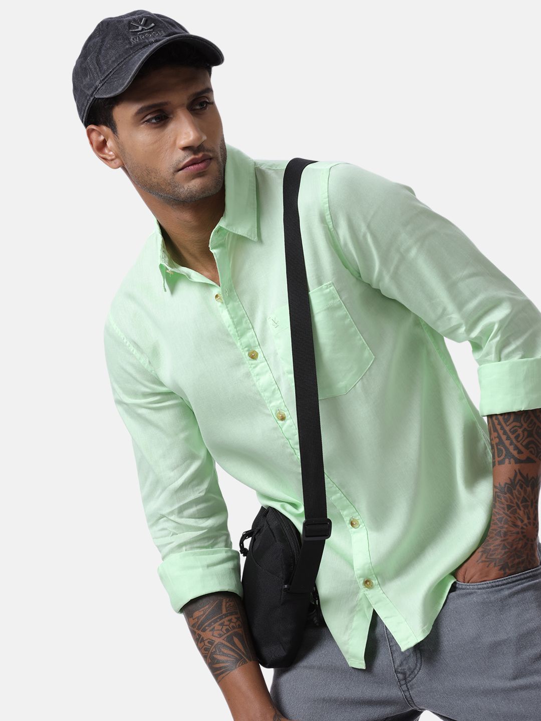 

WROGN Men Custom Spread Collar Solid Cotton Casual Shirt, Green