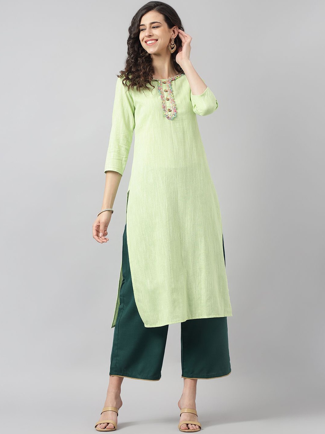 

Neemiya Women Yoke Design Keyhole Neck Thread Work Kurta, Green