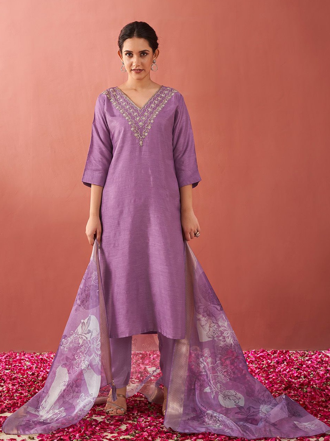 

Kaftanize Floral Embroidered Regular Straight Kurta with Trousers & Dupatta, Mauve