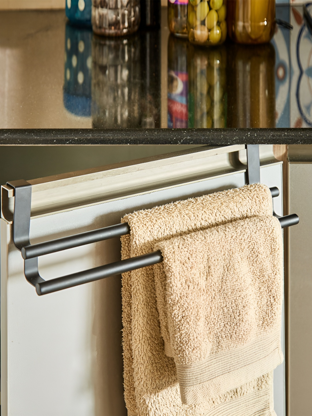 

Home Centre Black Mattle Towel Holder