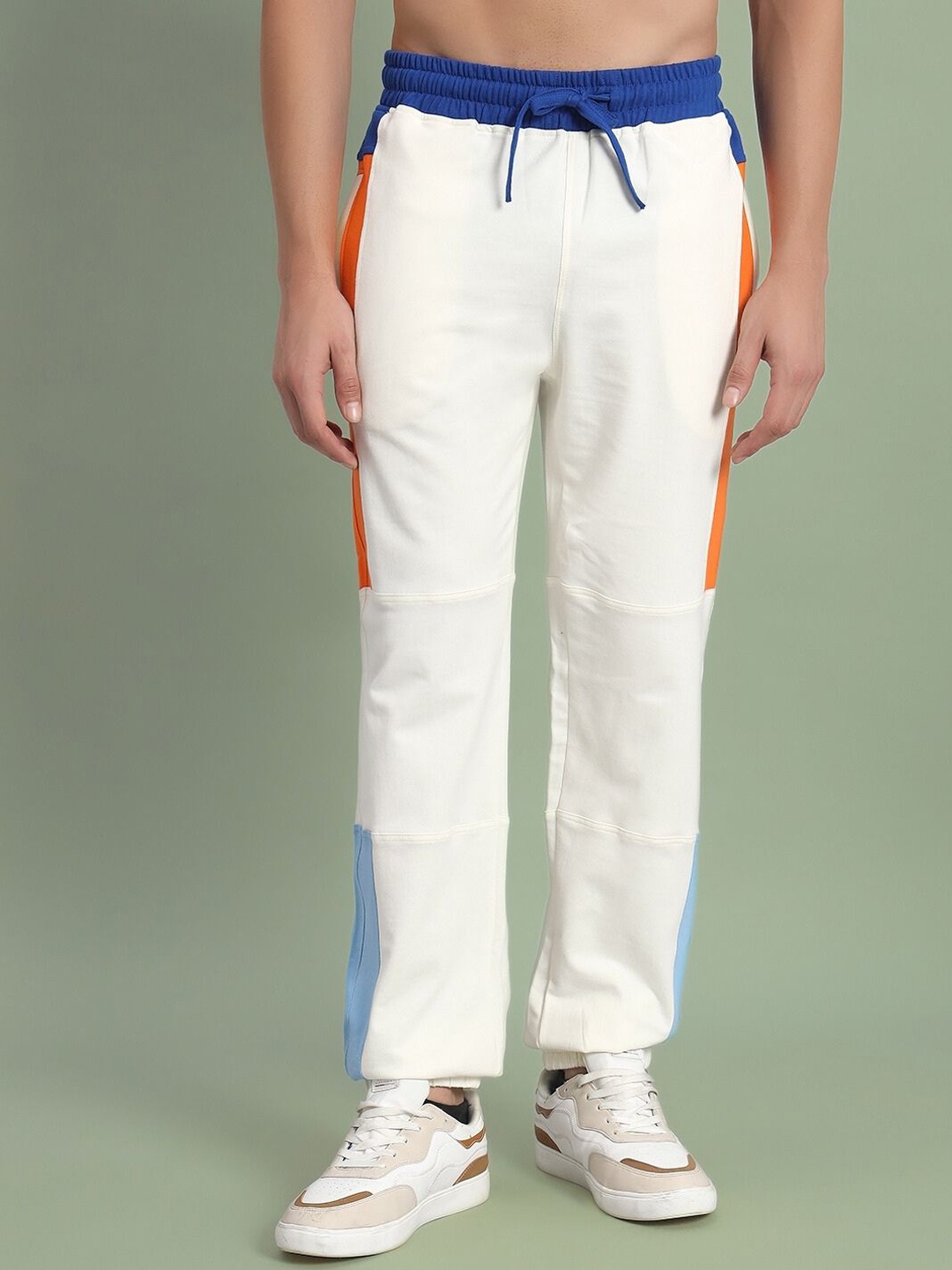 

WEARDUDS Men Colourblocked Mid-Rise Joggers, Off white