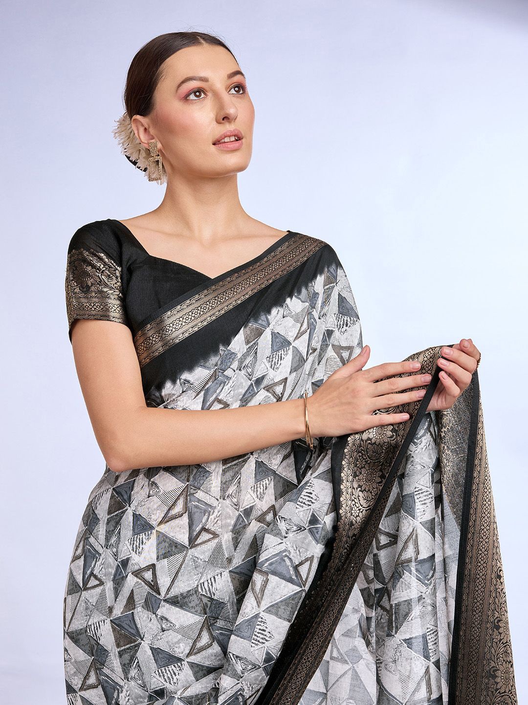 

Mitera Zari Saree, Black
