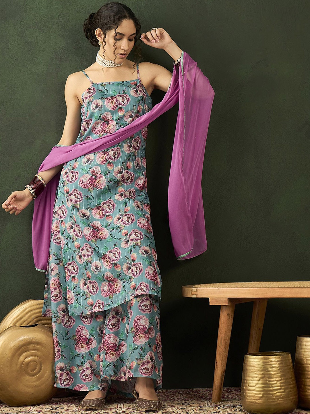 

Sangria Floral Printed Straight Kurta Sets With Dupatta, Blue