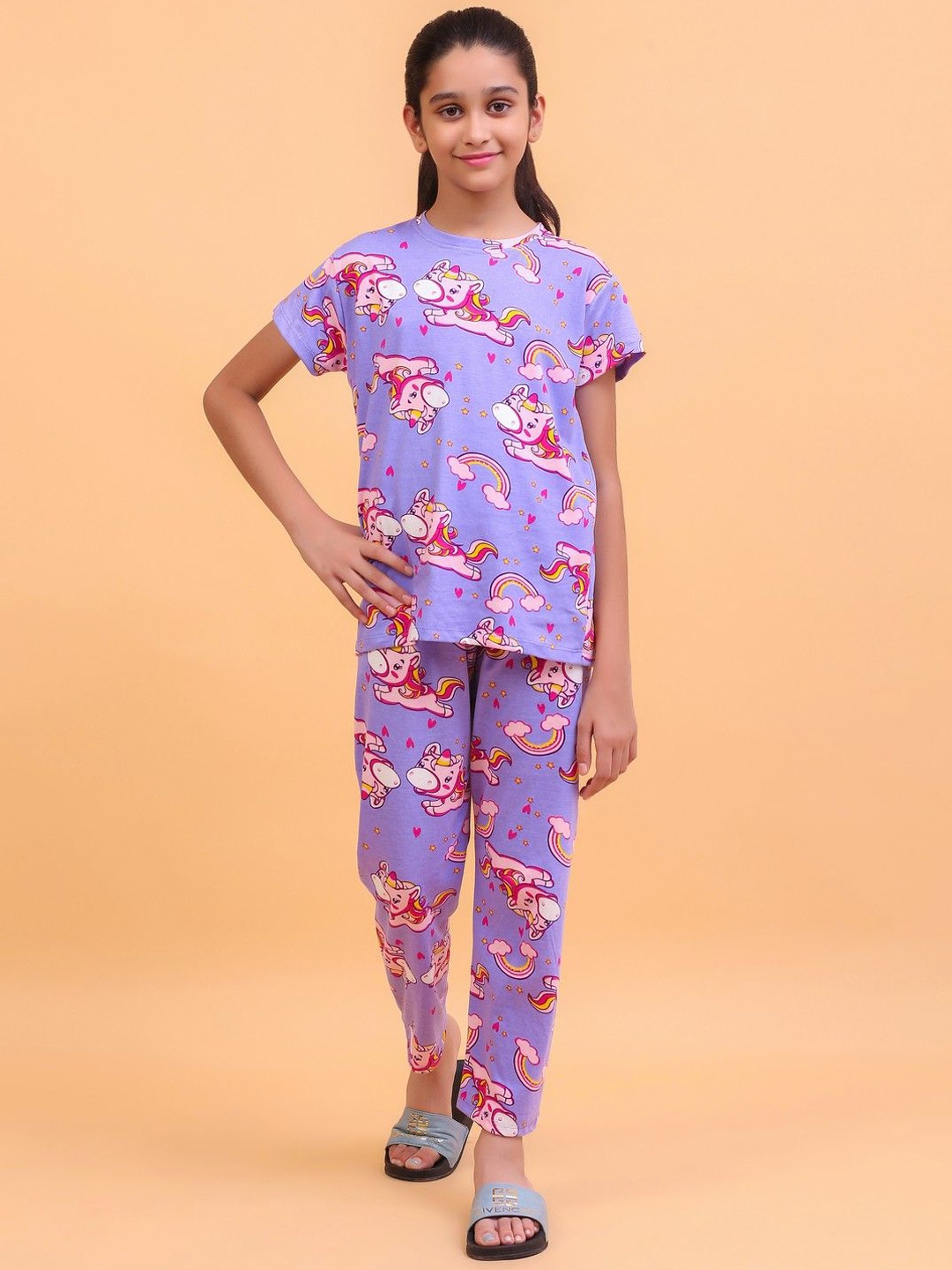 

Ninos Dreams Girls Printed Night suit, Mauve
