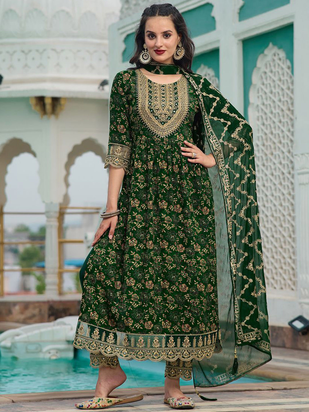 

Berrylicious Women Floral Embroidered Regular Kurta with Trousers & With Dupatta, Green