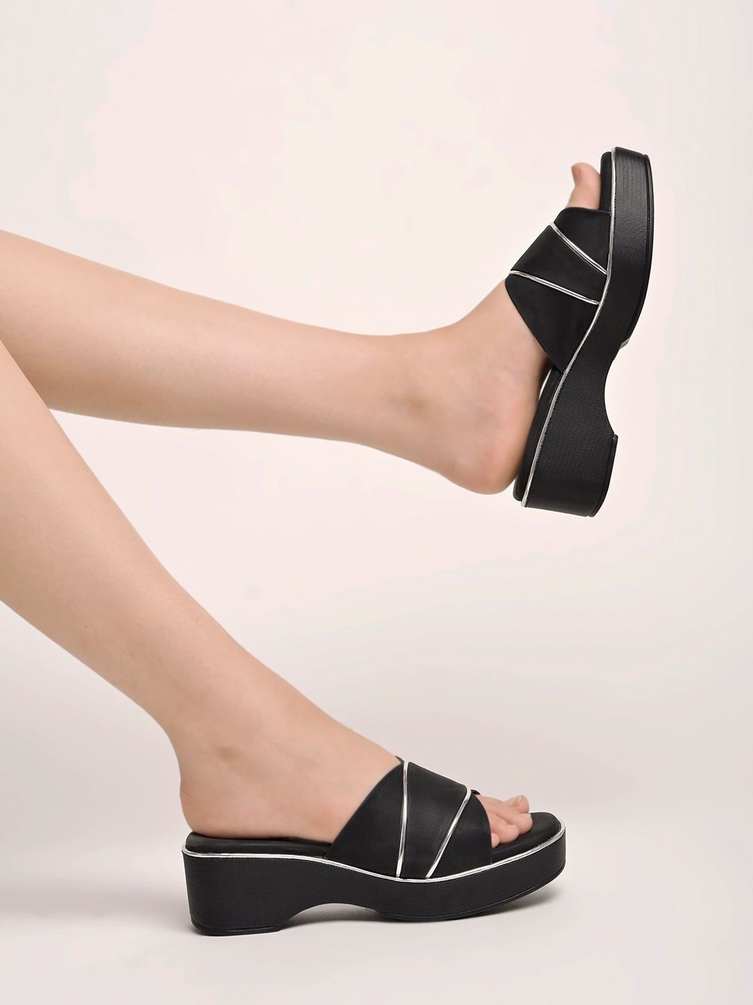 

Shoetopia Girls Party Flatform Sandals, Black