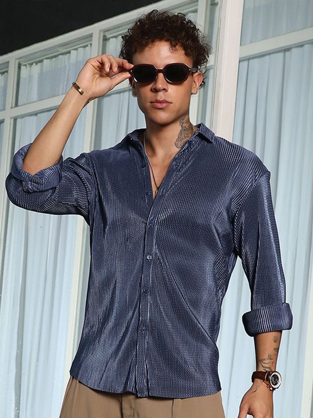 

Campus Sutra Men Comfort Spread Collar Solid Casual Shirt, Blue