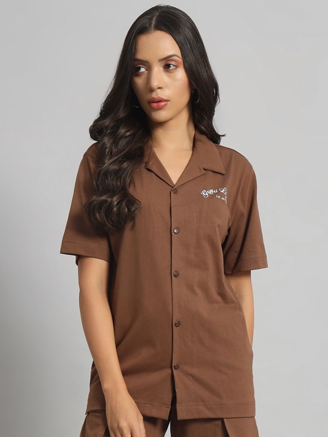 

GRIFFEL Women V-Neck Applique T-shirt, Coffee brown